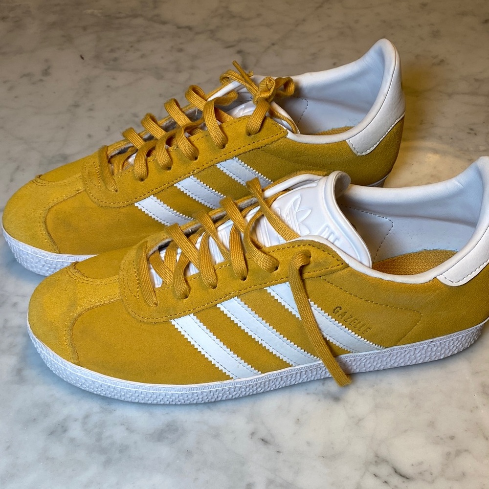 Adidas Gazelle US men’s 7Gold and White Classic Sneakers